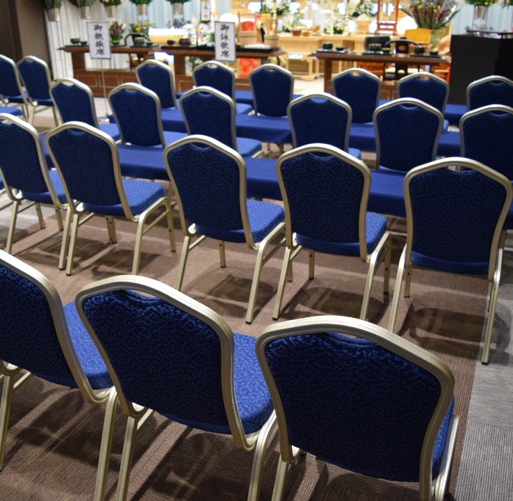 ご葬儀や法要、ご自宅での鑑賞など 幅広くご利用いただけます